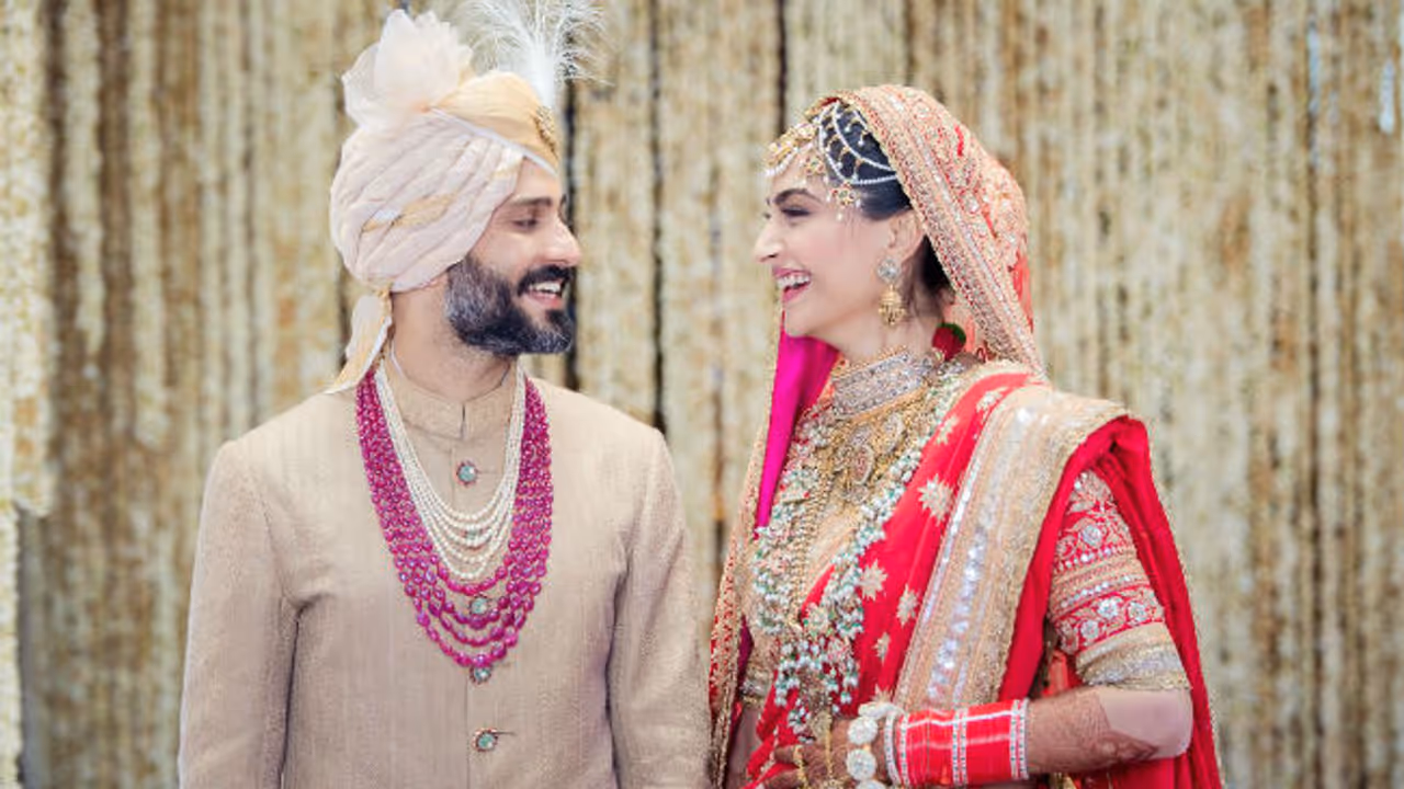 When Sonam Kapoor Made Shocking Bedroom Confession About Husband Anand Ahuja: ‘Lights On Over…’ When Sonam Kapoor Made Shocking Bedroom Confession About Husband Anand Ahuja: ‘Lights On Over…’
