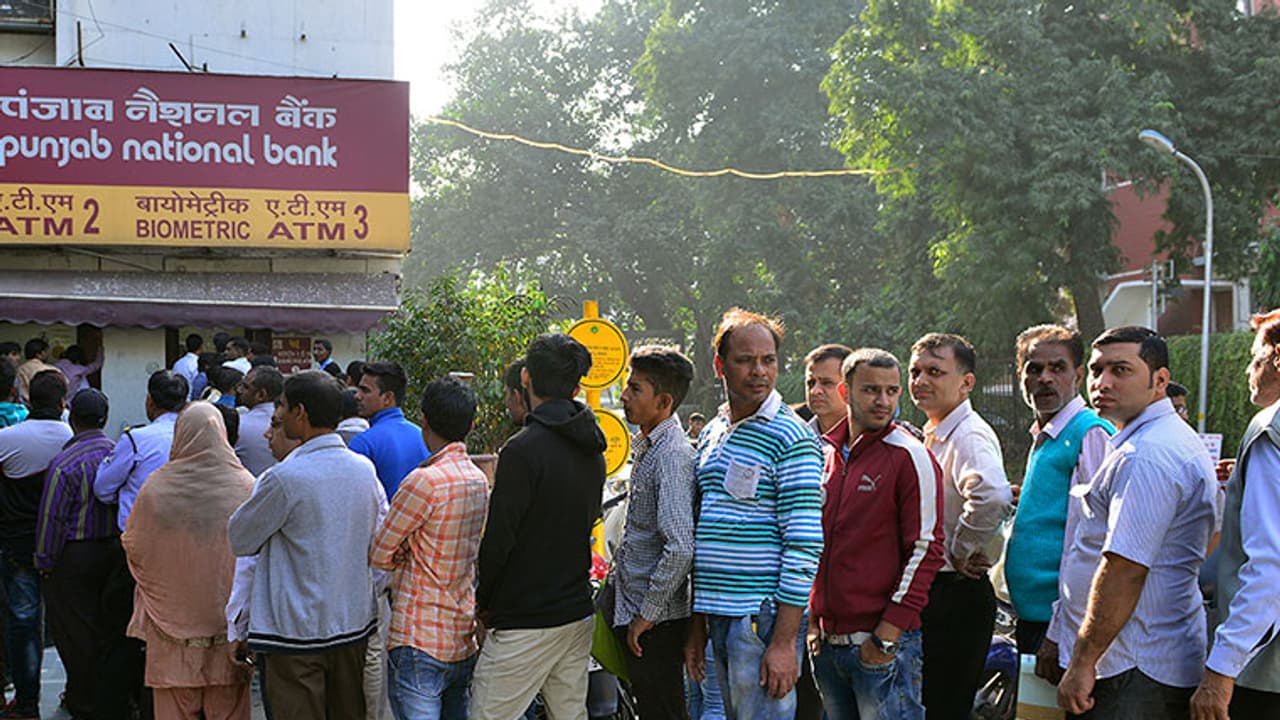 Pregnant woman gives birth waiting in bank queue Pregnant woman gives birth waiting in bank queue