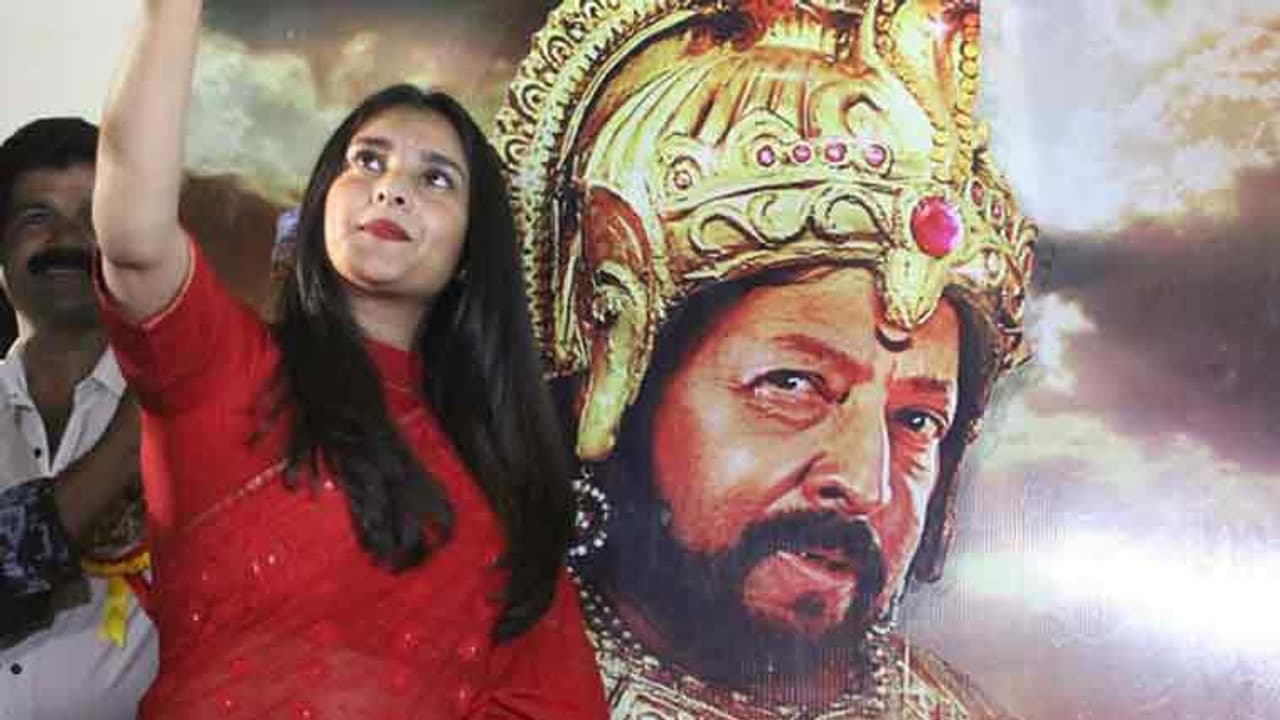 ನಾಗರ ಹಾವು ಚಿತ್ರ ರಿಲೀಸ್ಗೆ ತಮಿಳು ಸಂಘಟನೆಗಳಿಂದ ಹೋರಾಟ ನಾಗರ ಹಾವು ಚಿತ್ರ ರಿಲೀಸ್ಗೆ ತಮಿಳು ಸಂಘಟನೆಗಳಿಂದ ಹೋರಾಟ