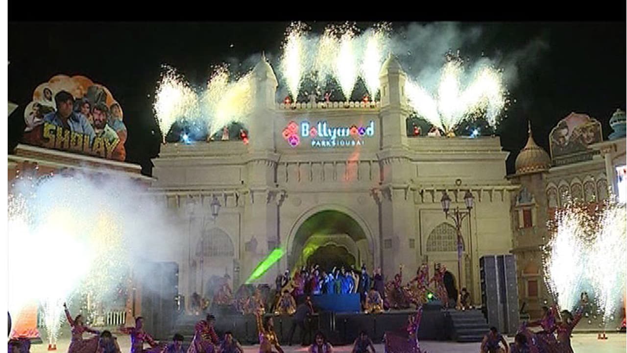 ബോളിവുഡ് തീം പാര്ക്ക് ദുബായില് തുറന്നു ബോളിവുഡ് തീം പാര്ക്ക് ദുബായില് തുറന്നു