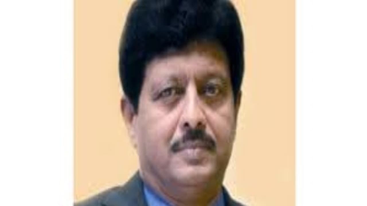 சபாநாயகர் தனபால் முதலமைச்சராக வந்தால் பிரச்சனை ஒழியும் !! திரும்பவும் வலியுறுத்தும் திவாகரன் !!! சபாநாயகர் தனபால் முதலமைச்சராக வந்தால் பிரச்சனை ஒழியும் !! திரும்பவும் வலியுறுத்தும் திவாகரன் !!!