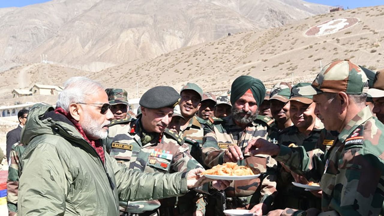 ಏಕ ಶ್ರೇಣಿ ಏಕ ಪಿಂಚಣಿ ಯೋಜನೆಗೆ ಕೇಂದ್ರದಿಂದ 5,500 ಕೋಟಿ ರೂ. ಮೊದಲ ಕಂತು ಬಿಡುಗಡೆ ಏಕ ಶ್ರೇಣಿ ಏಕ ಪಿಂಚಣಿ ಯೋಜನೆಗೆ ಕೇಂದ್ರದಿಂದ 5,500 ಕೋಟಿ ರೂ. ಮೊದಲ ಕಂತು ಬಿಡುಗಡೆ