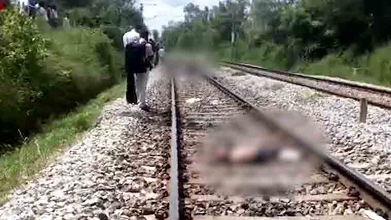 Selfie craze with train kills three youths near Wonder La [VIDEO]