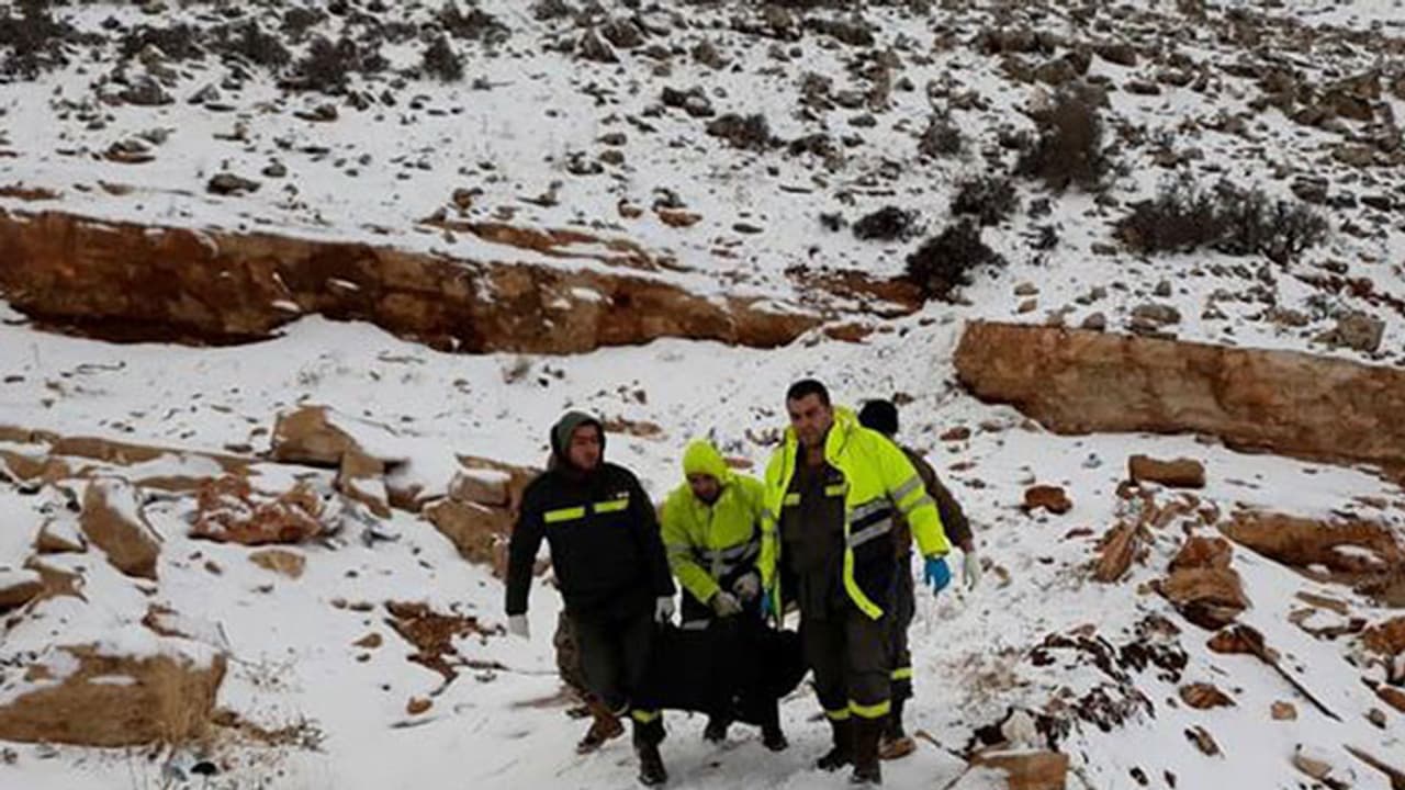 Himachal avalanche: Nation prays as 5 jawans remain trapped under snow, rescue operations continue