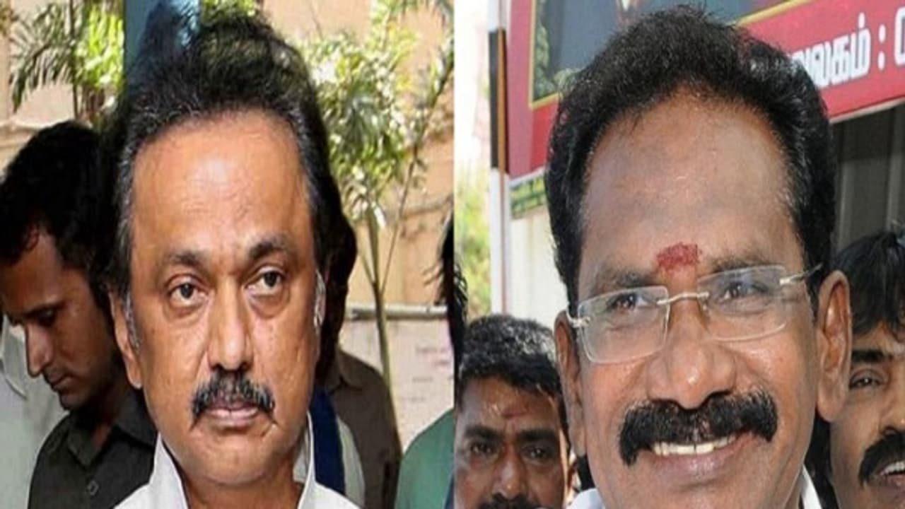 அடிமை நாங்களா நீங்களா? கொதித்தெழுந்த தெ.கோல் அமைச்சர்…! ஆக மொத்தத்துல இரண்டு பேருமே அடிமைங்க தான்..! அடிமை நாங்களா நீங்களா? கொதித்தெழுந்த தெ.கோல் அமைச்சர்…! ஆக மொத்தத்துல இரண்டு பேருமே அடிமைங்க தான்..!