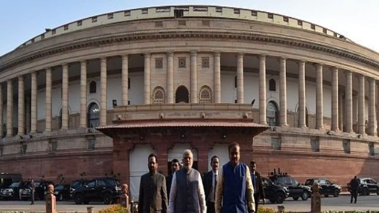 രാജ്യത്തിന്റെ ധനകമ്മിയില് വന് വര്ധനവ്: സാമ്പത്തിക വര്ഷ ലക്ഷ്യം പാളുന്നു രാജ്യത്തിന്റെ ധനകമ്മിയില് വന് വര്ധനവ്: സാമ്പത്തിക വര്ഷ ലക്ഷ്യം പാളുന്നു