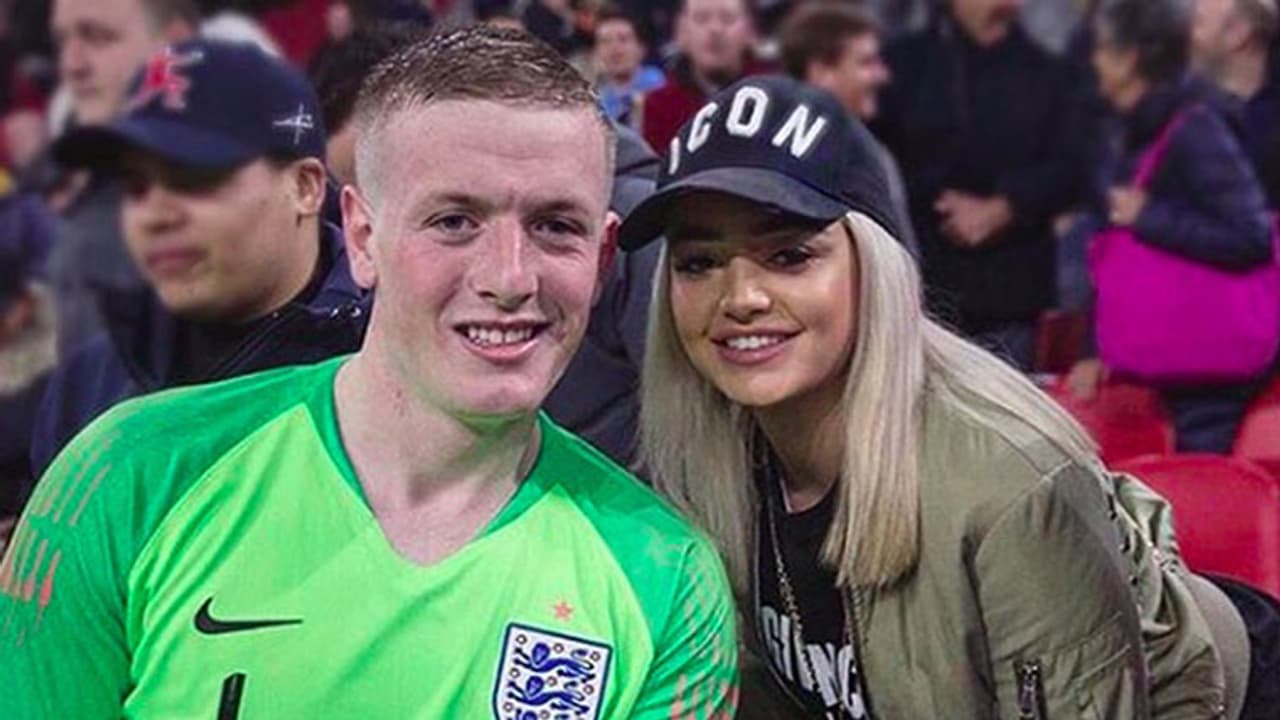 പിക്ഫോര്ഡ് മൈതാനത്തെ ഹീറോ; കാമുകി ഇന്സ്റ്റാഗ്രാമിലെയും ചിത്രങ്ങള് പിക്ഫോര്ഡ് മൈതാനത്തെ ഹീറോ; കാമുകി ഇന്സ്റ്റാഗ്രാമിലെയും ചിത്രങ്ങള്