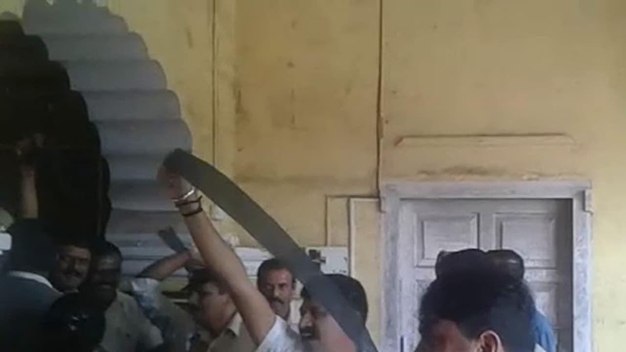 ಟಿಪ್ಪು ಜಯಂತಿಗೆ ವಿರೋಧ; ಅಪ್ಪಚ್ಚು ರಂಜನ್ ಆರೆಸ್ಟ್ ಟಿಪ್ಪು ಜಯಂತಿಗೆ ವಿರೋಧ; ಅಪ್ಪಚ್ಚು ರಂಜನ್ ಆರೆಸ್ಟ್