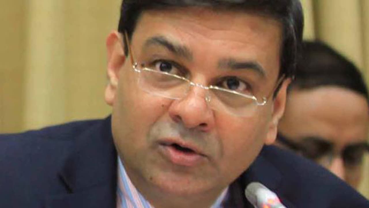 500, 1,000 ನೋಟು ರದ್ದು: ಈ ಬಗ್ಗೆ ಆರ್'ಬಿಐ ಗವರ್ನರ್ ಸ್ಪಷ್ಟನೆ 500, 1,000 ನೋಟು ರದ್ದು: ಈ ಬಗ್ಗೆ ಆರ್'ಬಿಐ ಗವರ್ನರ್ ಸ್ಪಷ್ಟನೆ