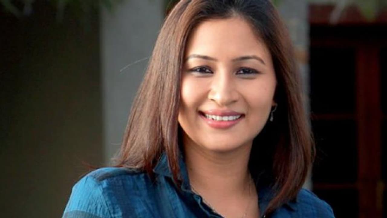 నెటిజన్ అనుచిత వ్యాఖ్య: విషాదంలో నేనుంటే అంటూ గుత్తా జ్వాల ఫైర్ నెటిజన్ అనుచిత వ్యాఖ్య: విషాదంలో నేనుంటే అంటూ గుత్తా జ్వాల ఫైర్