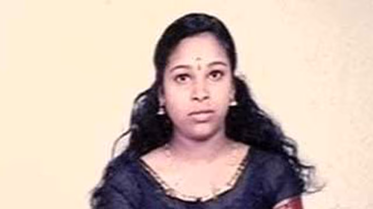 ഗോവിന്ദച്ചാമി പുറംലോകം കാണരുതെന്ന് മാത്രം ആഗ്രഹമെന്ന് സൗമ്യയുടെ അമ്മ ഗോവിന്ദച്ചാമി പുറംലോകം കാണരുതെന്ന് മാത്രം ആഗ്രഹമെന്ന് സൗമ്യയുടെ അമ്മ