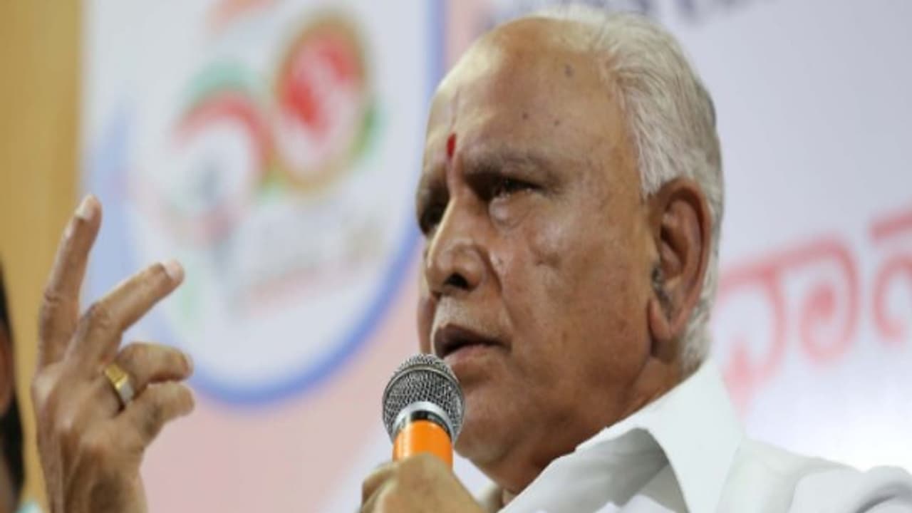 ராஜினாமா செய்தார் "எடியூரப்பா"..! அரசியலில் புது திருப்பம்.! ராஜினாமா செய்தார் "எடியூரப்பா"..! அரசியலில் புது திருப்பம்.!