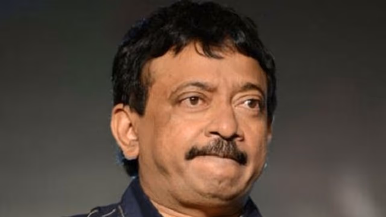 ছবির নামে ৫৬ লক্ষ টাকা আর্থিক তছরুপীর অভিযোগ রাম গোপাল বর্মার বিরুদ্ধে, ঠিক কী করেছিলেন পরিচালক? ছবির নামে ৫৬ লক্ষ টাকা আর্থিক তছরুপীর অভিযোগ রাম গোপাল বর্মার বিরুদ্ধে, ঠিক কী করেছিলেন পরিচালক?