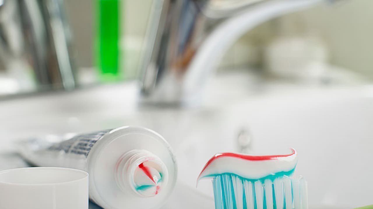 7 unusual uses of toothpaste that you didn't know about 7 unusual uses of toothpaste that you didn't know about