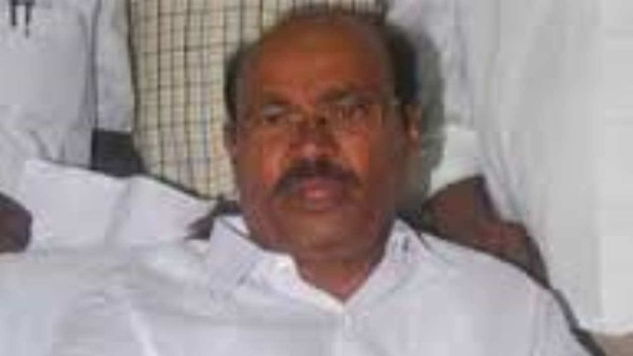 பண மதிப்பிழப்பு நடவடிக்கையால் பாதிப்பு !! பிரதமர் சார், முதல்ல மக்களிடம் மன்னிப்பு கேளுங்க !!! பொங்கித் தீர்த்த ராமதாஸ்…. பண மதிப்பிழப்பு நடவடிக்கையால் பாதிப்பு !! பிரதமர் சார், முதல்ல மக்களிடம் மன்னிப்பு கேளுங்க !!! பொங்கித் தீர்த்த ராமதாஸ்….