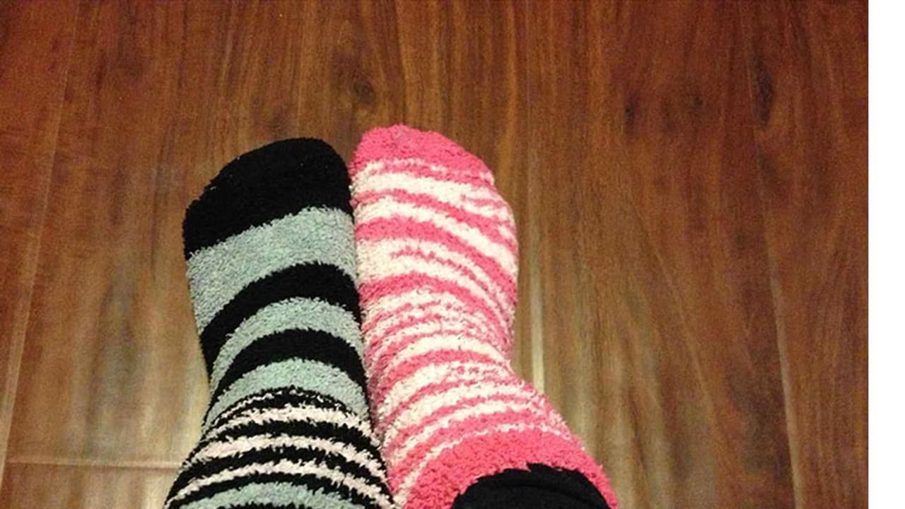 ലൈംഗിക ബന്ധത്തില് ഏര്പ്പെടുമ്പോള് സോക്സ് ധരിച്ചാല്.! ലൈംഗിക ബന്ധത്തില് ഏര്പ്പെടുമ്പോള് സോക്സ് ധരിച്ചാല്.!