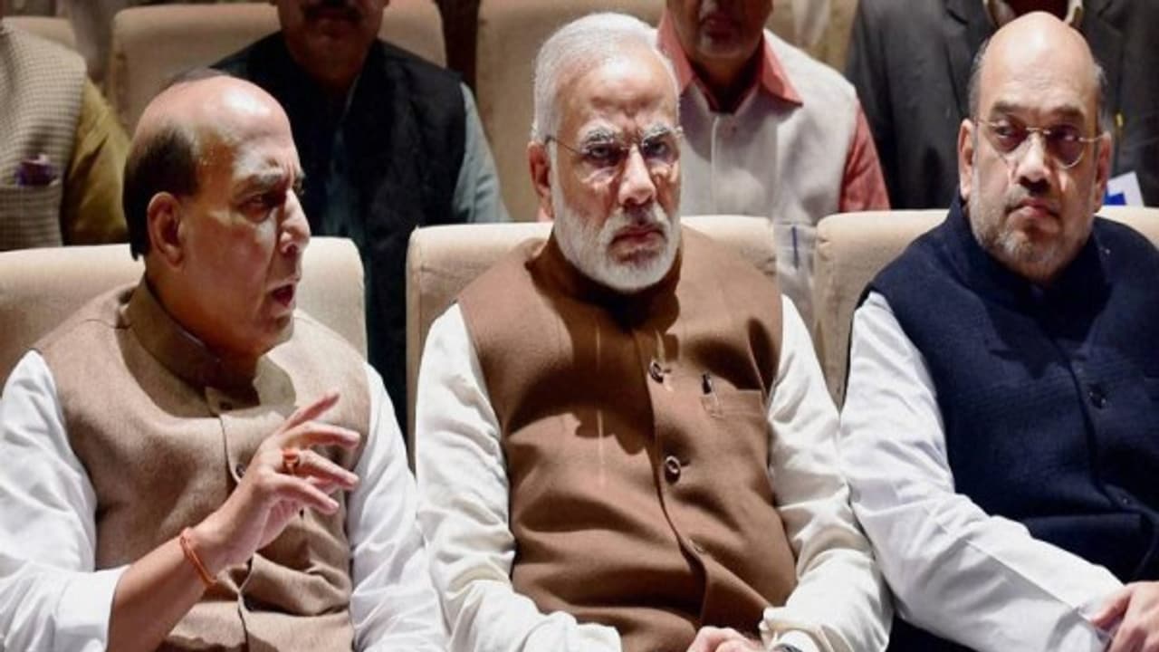 பார்லிமெண்ட் தேர்தலில் பாஜக ஜெயிக்க வாய்ப்பில்லை…. ஆய்வில் அதிரடி தகவல் !! பார்லிமெண்ட் தேர்தலில் பாஜக ஜெயிக்க வாய்ப்பில்லை…. ஆய்வில் அதிரடி தகவல் !!