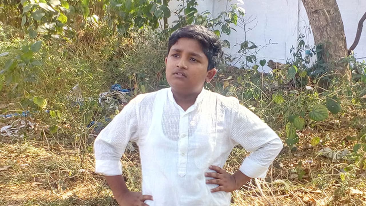 മോണോആക്ട് വേദിയില് ഭരണകൂടത്തെ വിമര്ശിച്ച് മന്ത്രിയുടെ മകന് മോണോആക്ട് വേദിയില് ഭരണകൂടത്തെ വിമര്ശിച്ച് മന്ത്രിയുടെ മകന്