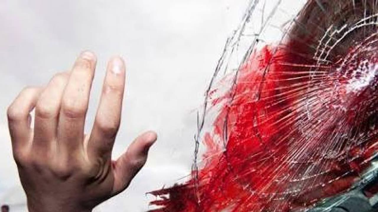 ಅಪಘಾತದಲ್ಲಿ ಪೋಷಕರು, ಮೂರು ಮಕ್ಕಳು ಸಾವು ಅಪಘಾತದಲ್ಲಿ ಪೋಷಕರು, ಮೂರು ಮಕ್ಕಳು ಸಾವು