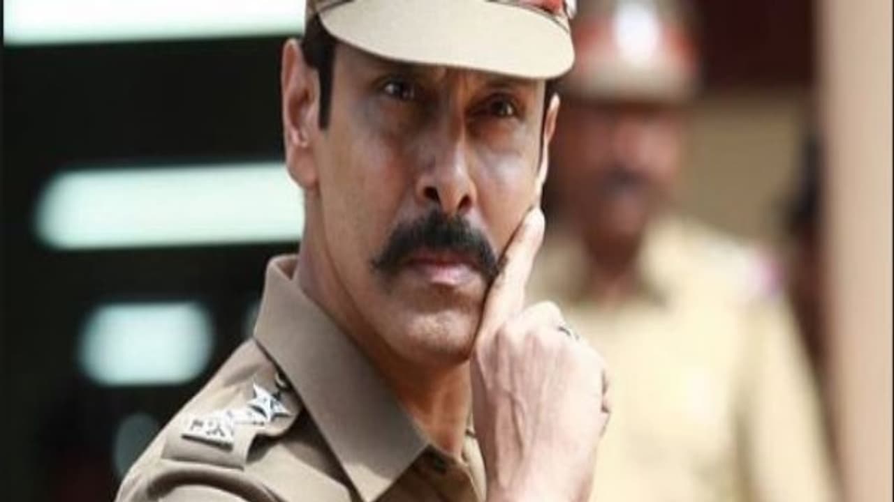 இது கொண்டாடுவதற்கான தருணமல்ல; தூத்துக்குடிக்காக பிரார்த்திக்க வேண்டிய தருணம்; டிரைலரை தள்ளி வைத்த சாமி 2 படக்குழு இது கொண்டாடுவதற்கான தருணமல்ல; தூத்துக்குடிக்காக பிரார்த்திக்க வேண்டிய தருணம்; டிரைலரை தள்ளி வைத்த சாமி 2 படக்குழு