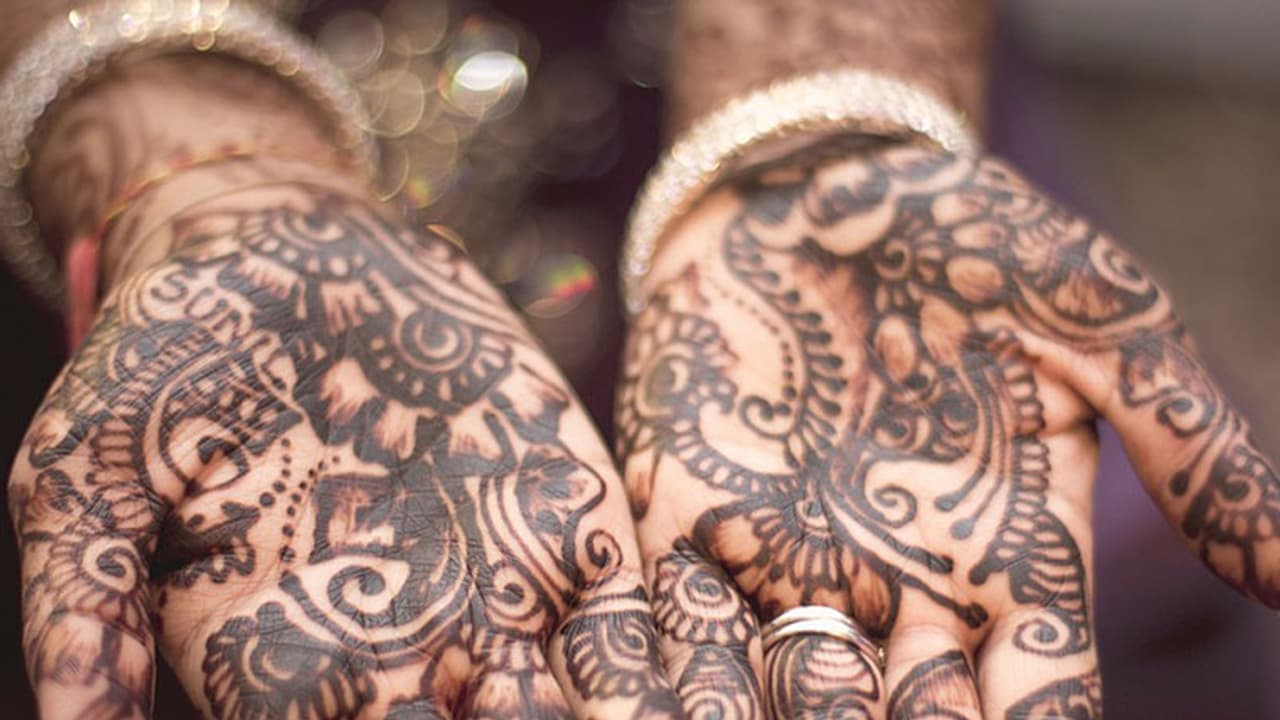 Two girls elope, get married in Bengaluru Two girls elope, get married in Bengaluru