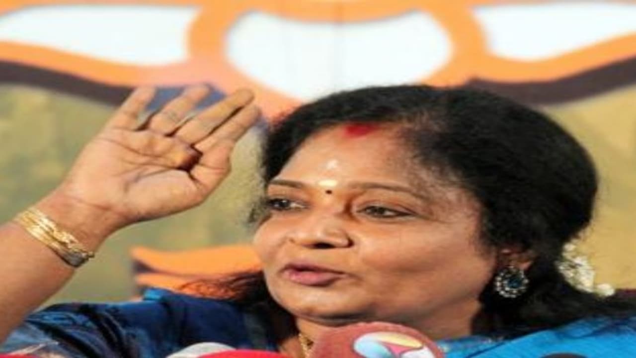 “சசிகலாவுக்கு கடும் கண்டனம்!!!” ஆளுநரை விமர்சிப்பதா...? “சசிகலாவுக்கு கடும் கண்டனம்!!!” ஆளுநரை விமர்சிப்பதா...?