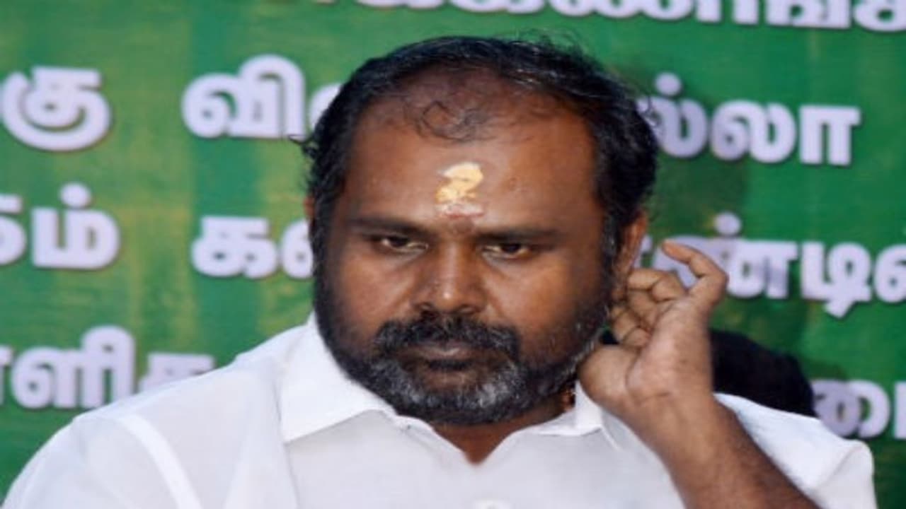 மதுரையில் கால்வாய் உடைந்து பாதிப்பு... எலி, காட்டுப்பன்றி மீது பழியைப் போட்ட அமைச்சர்! மதுரையில் கால்வாய் உடைந்து பாதிப்பு... எலி, காட்டுப்பன்றி மீது பழியைப் போட்ட அமைச்சர்!