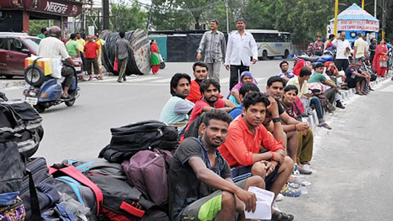 8,000 Amarnath pilgrims from Telangana, AP stranded in Jammu 8,000 Amarnath pilgrims from Telangana, AP stranded in Jammu