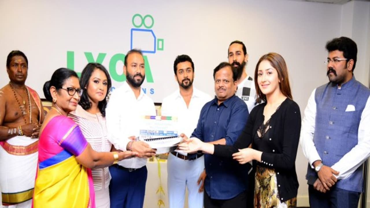 சர்ச்சை நிறுவனம் லைகாவுடன் கைகோர்த்த சூர்யா... புதிய படத்திற்கு லண்டனில் பூஜை...! சர்ச்சை நிறுவனம் லைகாவுடன் கைகோர்த்த சூர்யா... புதிய படத்திற்கு லண்டனில் பூஜை...!