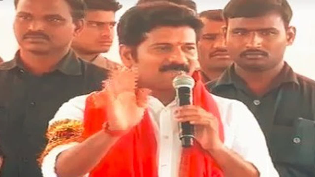 రేవంత్ రెడ్డికి కాంగ్రెస్లో నిరసన సెగ రేవంత్ రెడ్డికి కాంగ్రెస్లో నిరసన సెగ