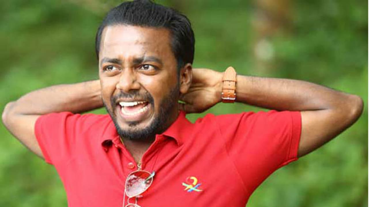 100 രൂപയ്ക്ക് 1000ത്തിന്റെ ചിരി തരാം, ഇത് കട്ടപ്പനയിലെ ഋത്വിക് റോഷന്റെ ഉറപ്പ് 100 രൂപയ്ക്ക് 1000ത്തിന്റെ ചിരി തരാം, ഇത് കട്ടപ്പനയിലെ ഋത്വിക് റോഷന്റെ ഉറപ്പ്