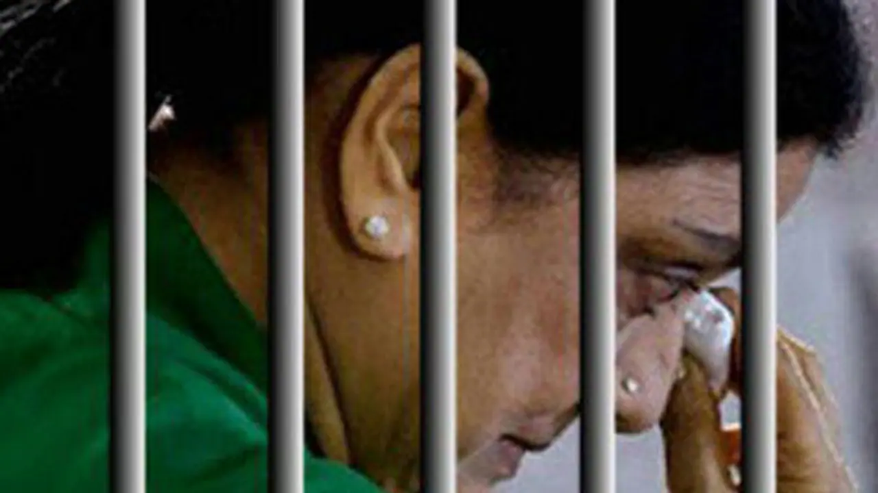 ಶಶಿಕಲಾಗೆ ಚುನಾವಣೆ ಆಯೋಗದಿಂದ ನೋಟಿಸ್ ಶಶಿಕಲಾಗೆ ಚುನಾವಣೆ ಆಯೋಗದಿಂದ ನೋಟಿಸ್