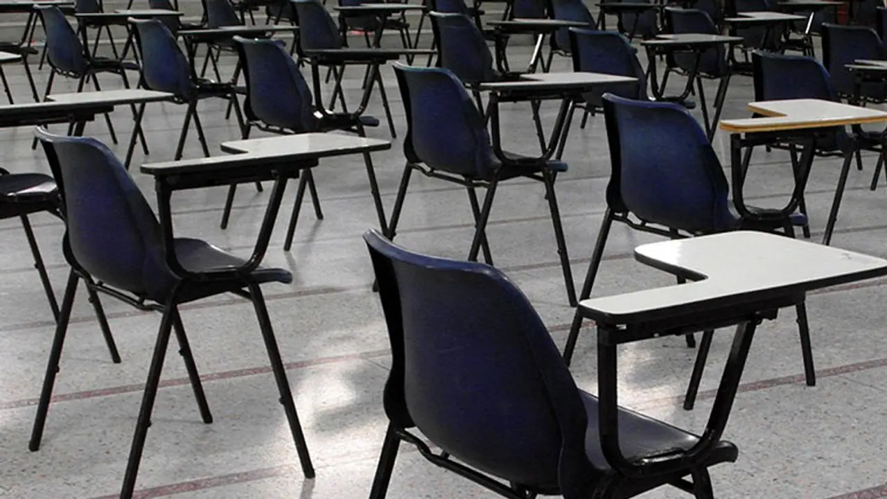 മെയ് 11 മുതല് സര്വ്വകലാശാല പരീക്ഷകള്; ഒരാഴ്ചയ്ക്കുള്ളില് പൂര്ത്തിയാക്കണം മെയ് 11 മുതല് സര്വ്വകലാശാല പരീക്ഷകള്; ഒരാഴ്ചയ്ക്കുള്ളില് പൂര്ത്തിയാക്കണം