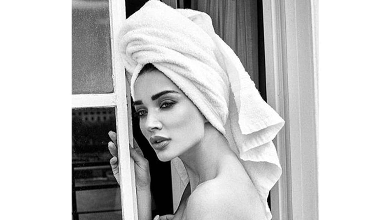 എമി ജാക്സണ് പോസ്റ്റ് ചെയ്ത ഗ്ലാമര് ചിത്രങ്ങള് വൈറലാകുന്നു! എമി ജാക്സണ് പോസ്റ്റ് ചെയ്ത ഗ്ലാമര് ചിത്രങ്ങള് വൈറലാകുന്നു!