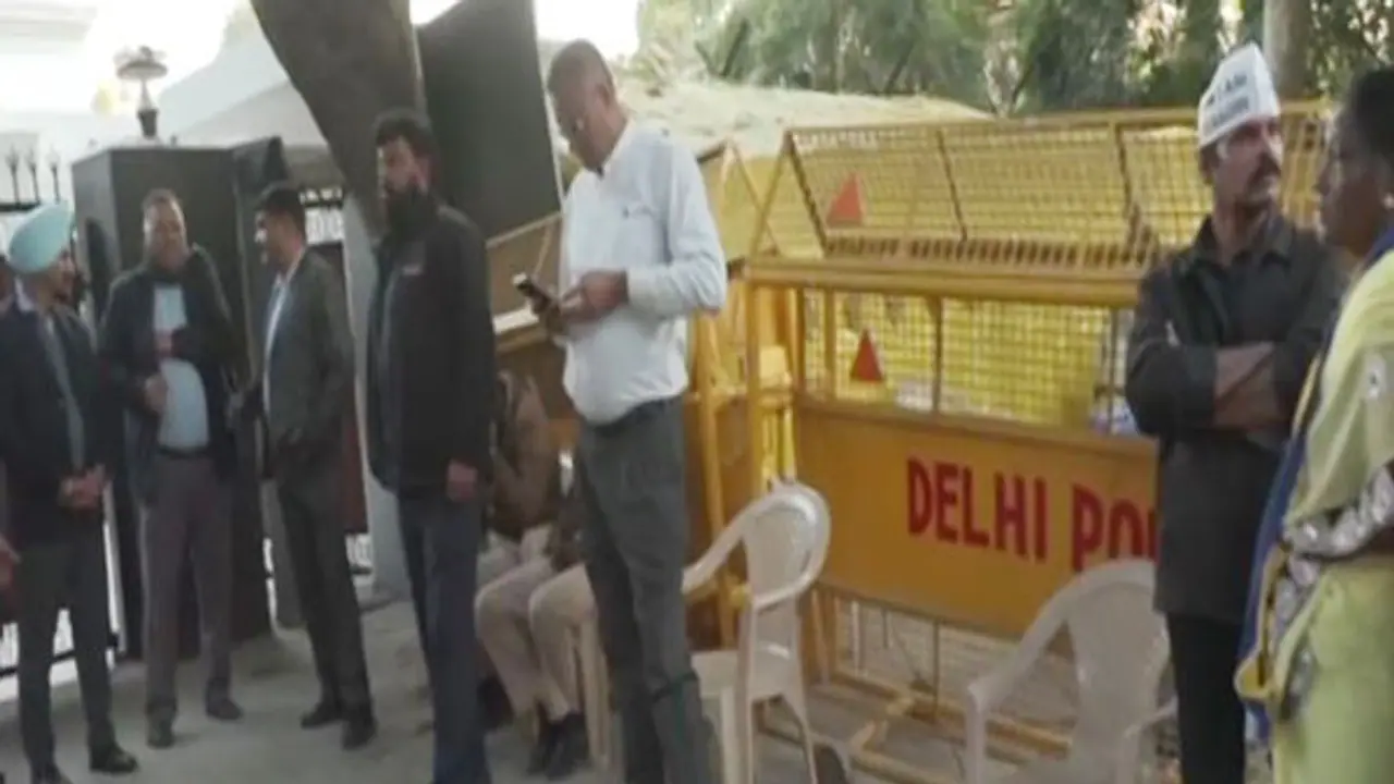 Arvind Kejriwal meets newly elected MLAs from AAP, asks them to continue work for Delhi