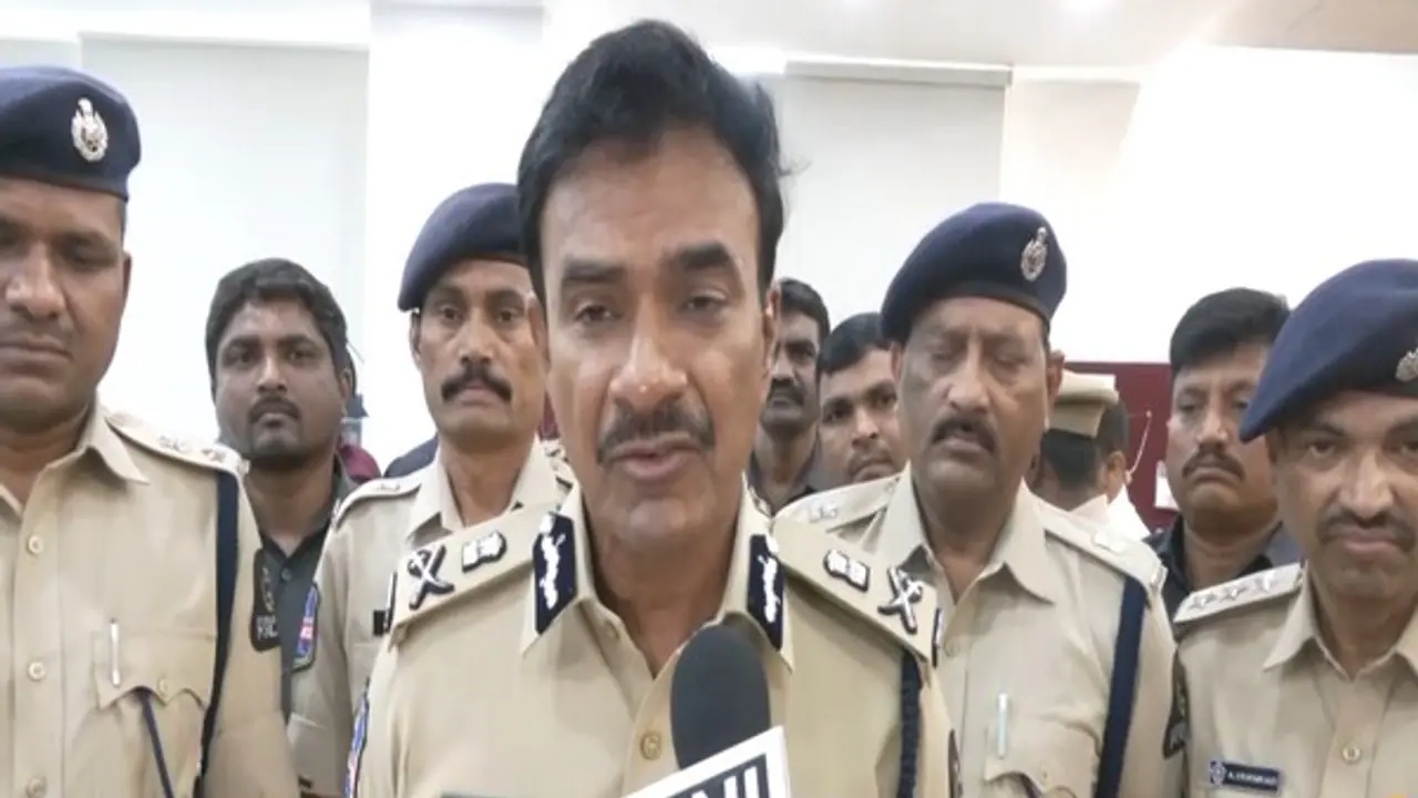House burglary gang arrested in Hyderabad, Rs 5 cr worth of stolen goods recovered House burglary gang arrested in Hyderabad, Rs 5 cr worth of stolen goods recovered