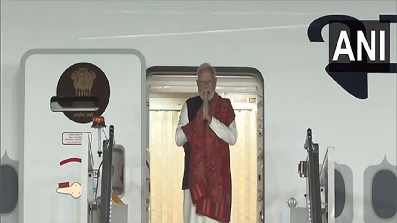 பிரான்ஸ், அமெரிக்க பயணத்தை முடித்துக் கொண்டு இந்தியா திரும்பிய பிரதமர் மோடி!