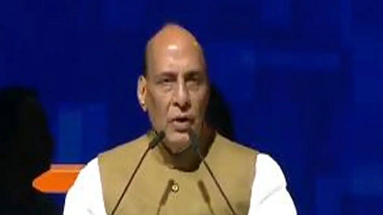 Pahalgam Attack: రక్షణ మంత్రి రాజ్నాథ్ సింగ్తో CDS భేటీ Pahalgam Attack: రక్షణ మంత్రి రాజ్నాథ్ సింగ్తో CDS భేటీ