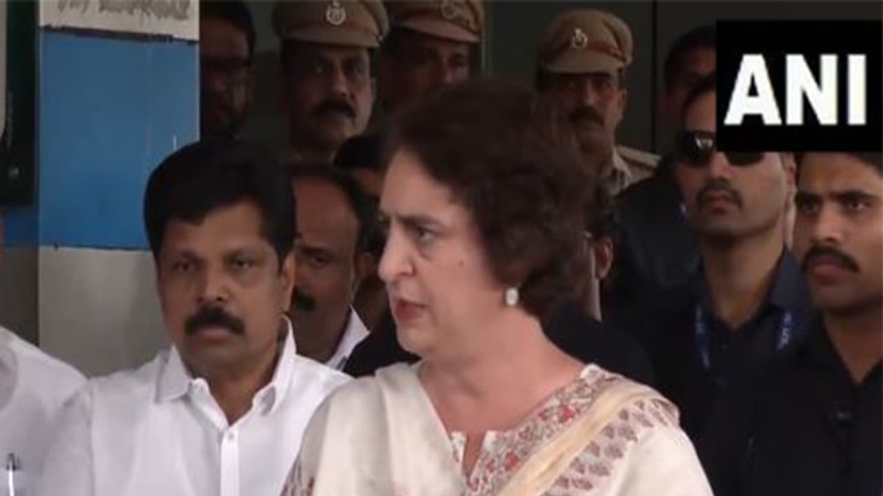 ಮಾನವ ವನ್ಯಜೀವಿ ಸಂಘರ್ಷ, ಕೇರಳದಿಂದ ಸಂತ್ರಸ್ತರಿಗೆ ಪರಿಹಾರ ನೀಡಲು ಪ್ರಿಯಾಂಕಾ ಗಾಂಧಿ ಆಗ್ರಹ ಮಾನವ ವನ್ಯಜೀವಿ ಸಂಘರ್ಷ, ಕೇರಳದಿಂದ ಸಂತ್ರಸ್ತರಿಗೆ ಪರಿಹಾರ ನೀಡಲು ಪ್ರಿಯಾಂಕಾ ಗಾಂಧಿ ಆಗ್ರಹ