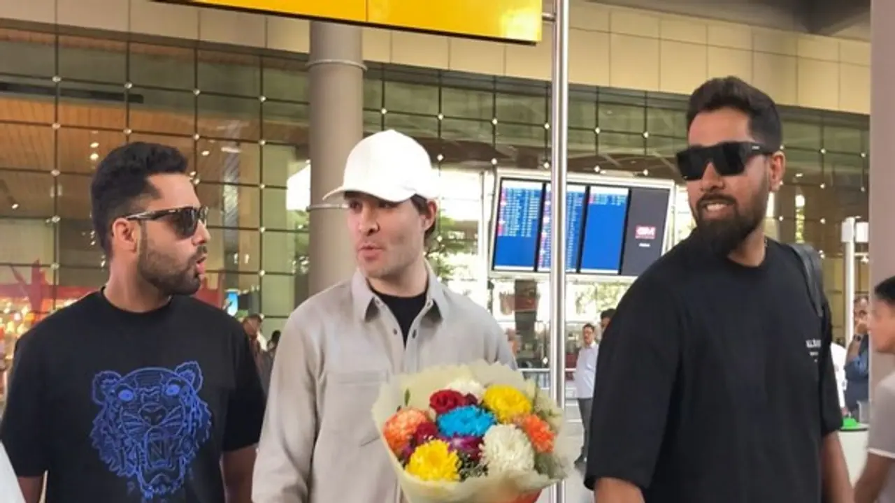 Ed Westwick spotted in Mumbai, shares excitement for India vs Pakistan match at the airport [PHOTOS]