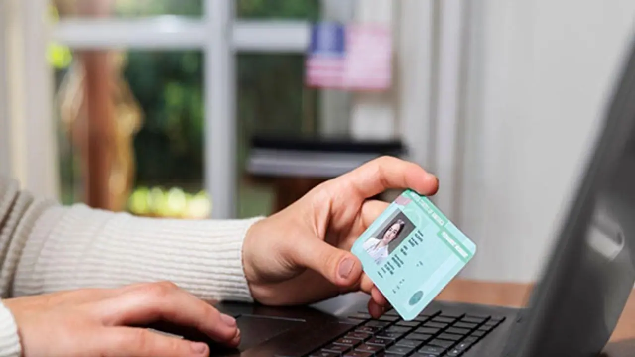 പേഴ്സണൽ ലോൺ ആവശ്യമുണ്ടോ? പാൻ കാർഡ് ഉപയോ​ഗിച്ച് ഉടനടി 5 ലക്ഷം വരെ ലഭിക്കും 