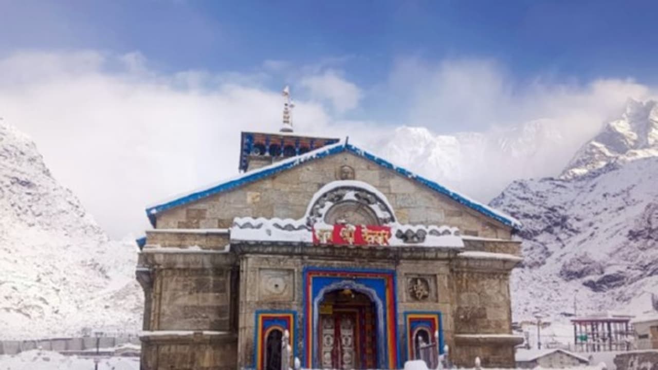 Kedarnath temple covered in snow during winters (Photo/ANI)