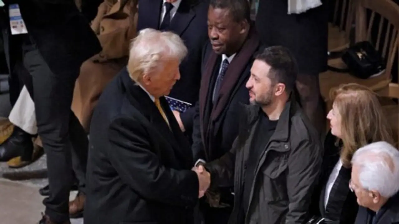 உக்ரைன் தாதுக்களை வளைத்த டிரம்ப்; பணிந்த ஜெலன்ஸ்கி; வெள்ளை மாளிகையில் நாளை ஒப்பந்தம்!! உக்ரைன் தாதுக்களை வளைத்த டிரம்ப்; பணிந்த ஜெலன்ஸ்கி; வெள்ளை மாளிகையில் நாளை ஒப்பந்தம்!!