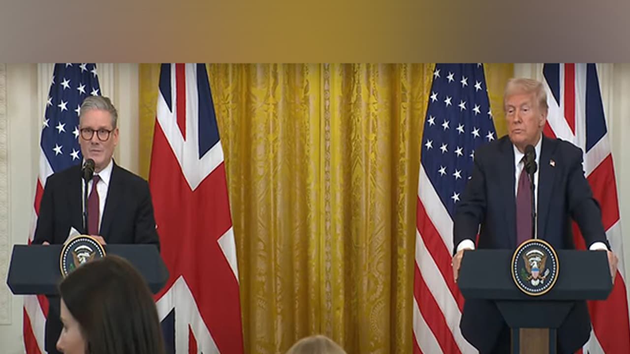 ബ്രിട്ടനിലെ വ്യാപാരങ്ങൾ തകരാതിരിക്കാൻ കവചം തീർക്കുമെന്ന് ബ്രിട്ടീഷ് പ്രധാനമന്ത്രി ബ്രിട്ടനിലെ വ്യാപാരങ്ങൾ തകരാതിരിക്കാൻ കവചം തീർക്കുമെന്ന് ബ്രിട്ടീഷ് പ്രധാനമന്ത്രി