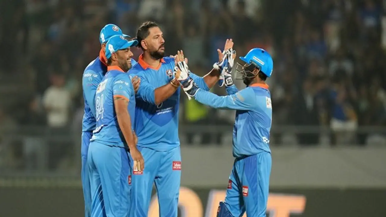 IML 2025: India Masters secure 8 wicket win over SA Masters; WATCH Tshabalala apologise for Tendulkar's wicket IML 2025: India Masters secure 8 wicket win over SA Masters; WATCH Tshabalala apologise for Tendulkar's wicket