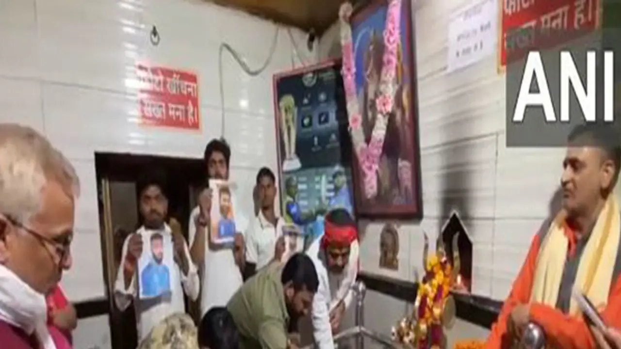 IND vs AUS, Champions Trophy semi final: Cricket fans in Varanasi offer prayers for India's win (WATCH) IND vs AUS, Champions Trophy semi final: Cricket fans in Varanasi offer prayers for India's win (WATCH)