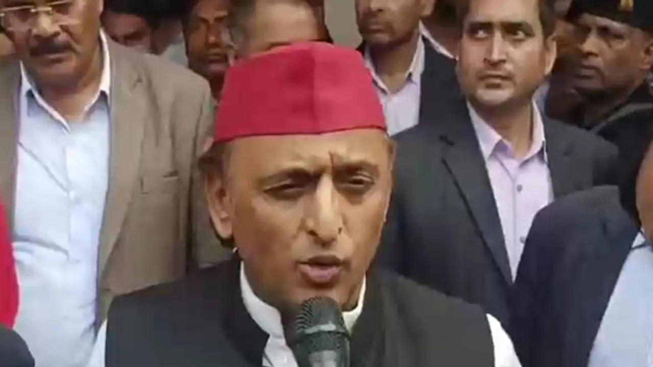 ராணா சங்கா ஒரு 'துரோகி' எனக் கூறிய எம்.பி.க்கு அகிலேஷ் யாதவ் ஆதரவு!