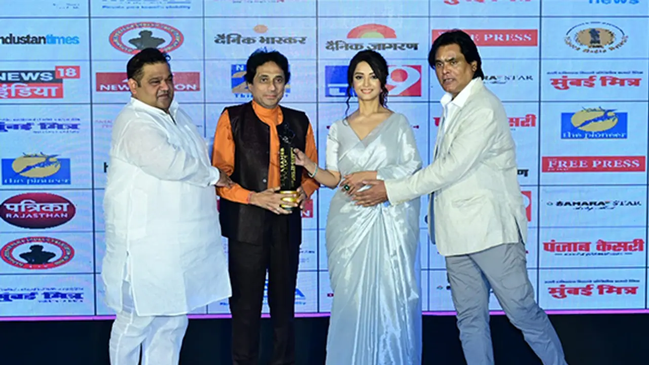 Dipak Desai honoured with Dadasaheb Phalke Indian Television Award for poetry book 'Yaadon Ke Gubbare' Dipak Desai honoured with Dadasaheb Phalke Indian Television Award for poetry book 'Yaadon Ke Gubbare'