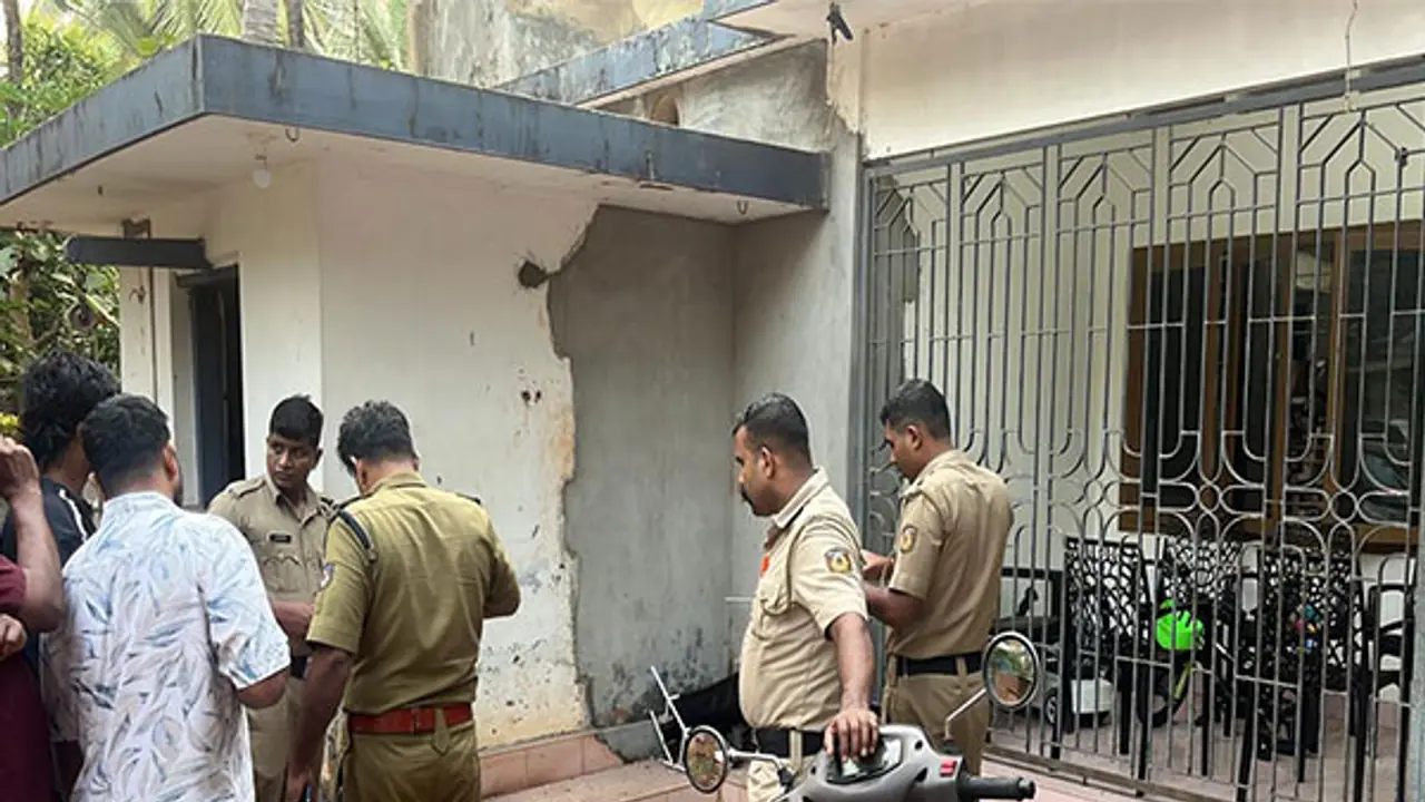 Crude bomb hurled at SDPI worker’s house in Kannur, property damaged