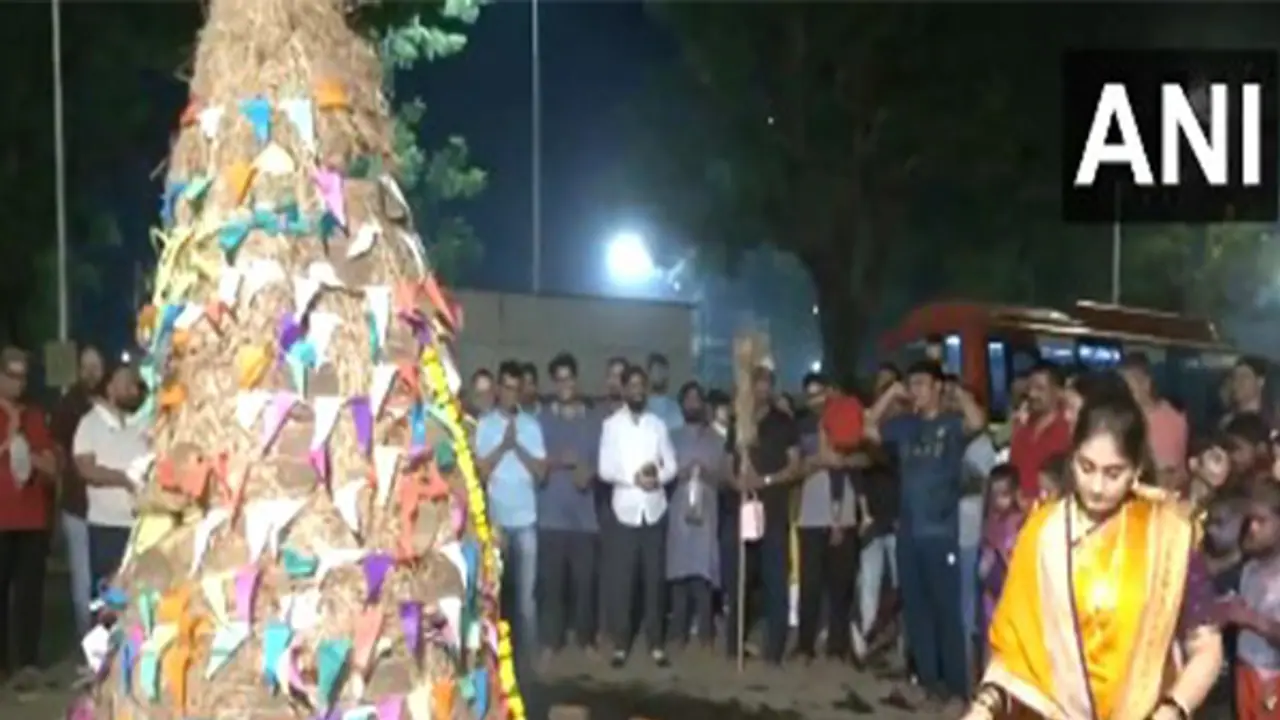 India lights up Holika dahan with traditional rituals and festivities nationwide